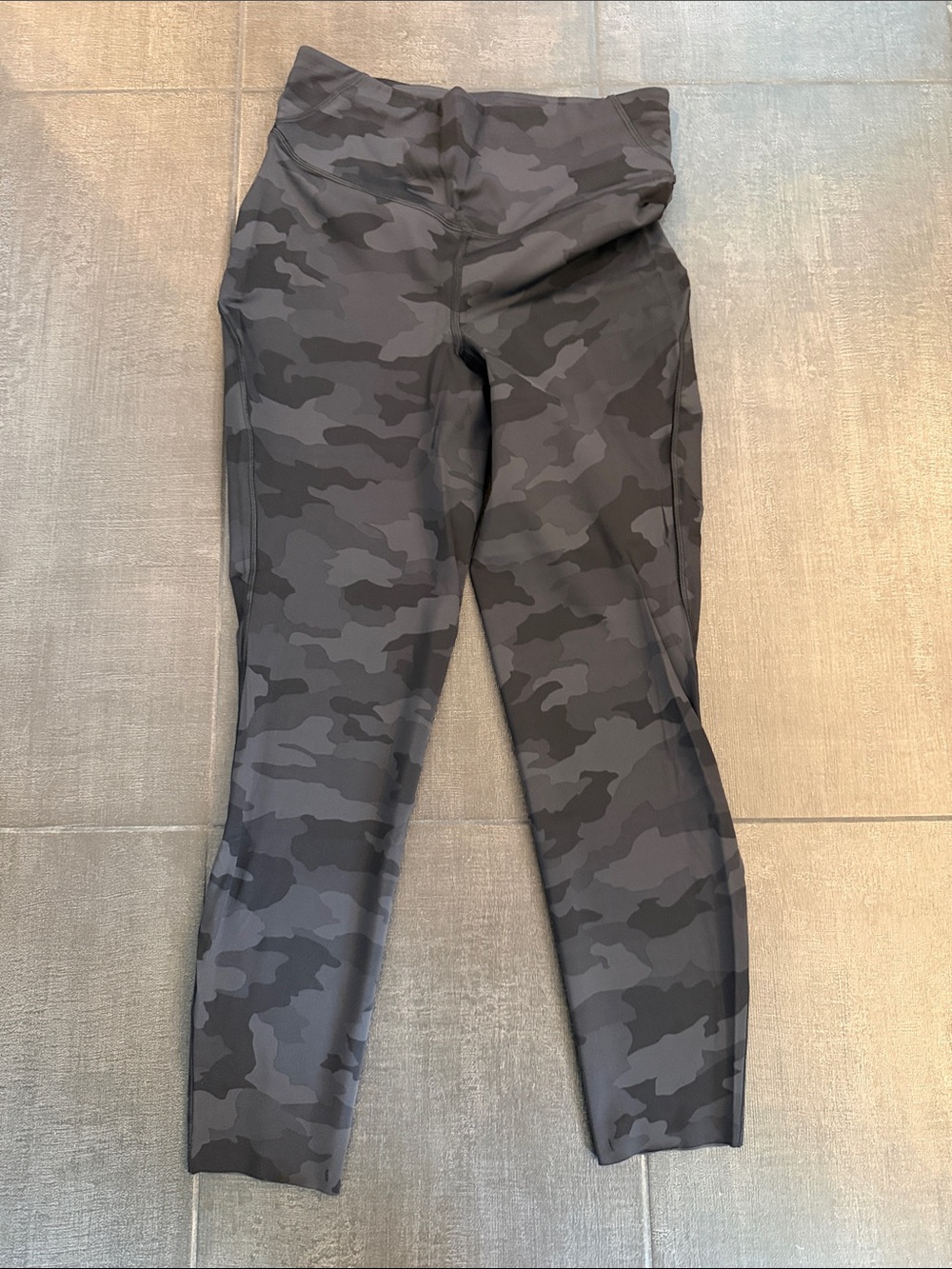 Lululemon Base Pace High-Rise Running Tight 25”